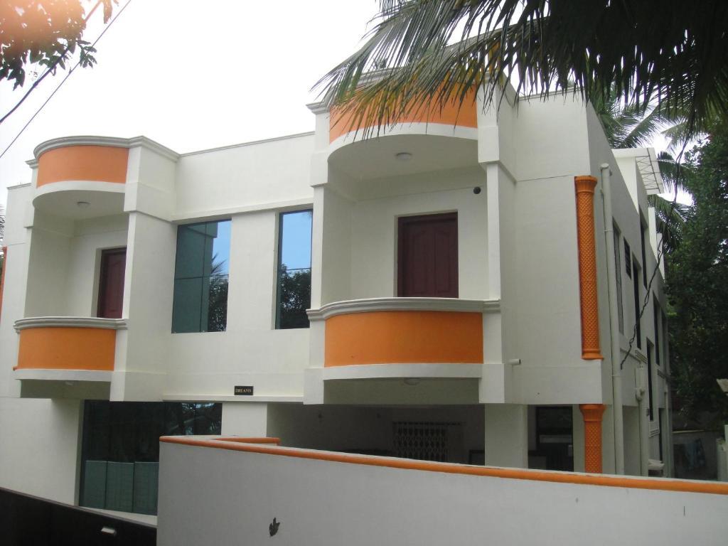 Dreams Hotel Kovalam Exterior photo